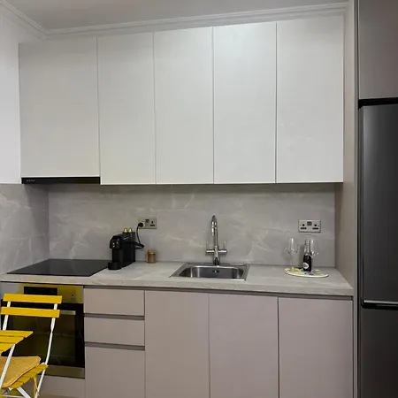 Lemon In Blloku Apartament *